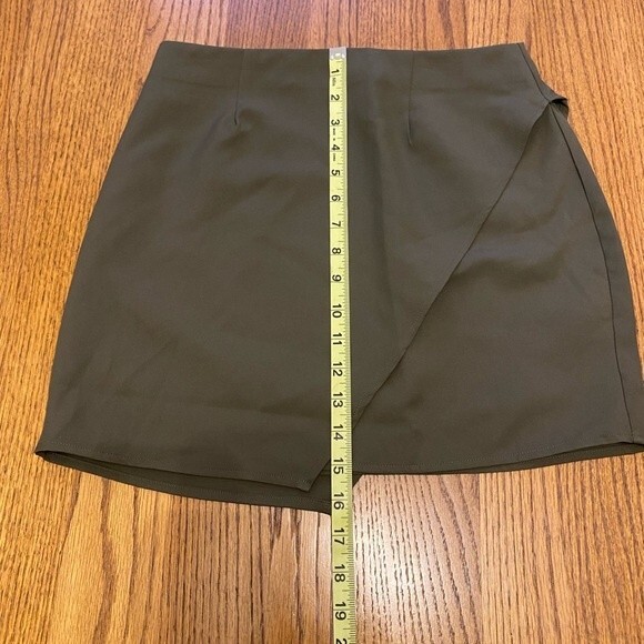 Tobi Forest Green Asymmetrical Layered Wrap Stretchy Tulip Skirt - Picture 4 of 13